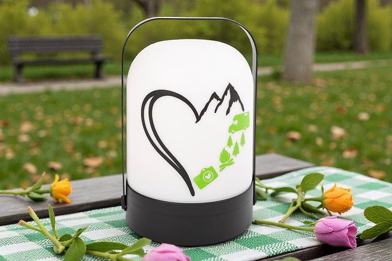 Wiemobil LED-Lampe „Camping Love“ – Outdoor Tischlampe mit Herz & Camp