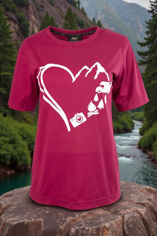 Wiemobil Campingshirt „Camping Love“ – Bordeaux- Rot | Outdoor T-Shirt mit mit Herz, Berge & Camper