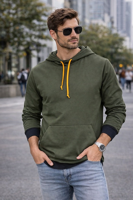 Scandinavian hoodie with hood and colored cuffs
